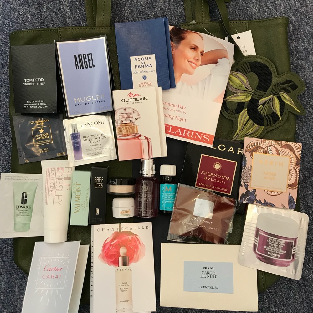 Sak fifth Avenue bag with beauty and fragrance set